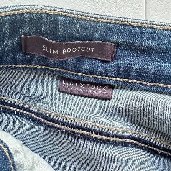 NYDJ Slim Bootcut Lift xTuck Stretch Jeans Size 8 Bleach Splatter Sandspur NWT - Picture 9 of 11